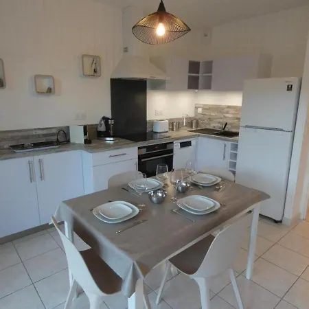 Maison 40m² Avec Piscine, Wifi Et Jardin Prive - Ideale Pour 4 Personnes A - Fr-1-540-145 *