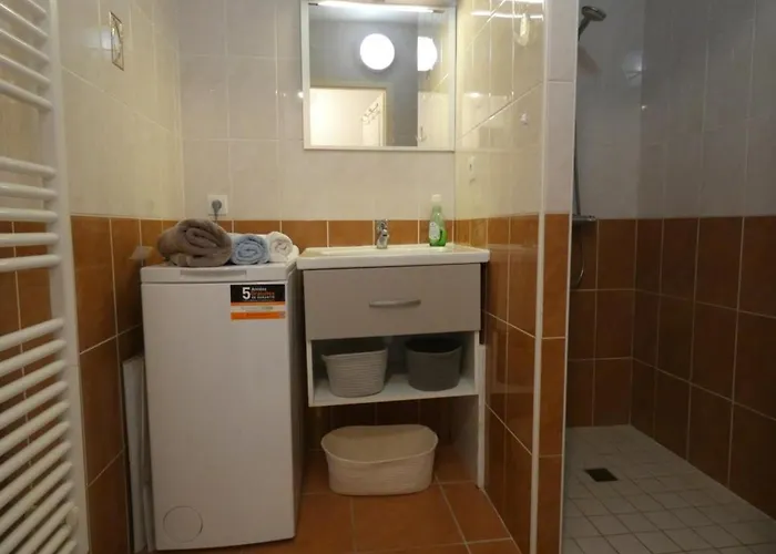 Maison à Avec Piscine, Wifi Et Parking, 4 Personnes - Fr-1-540-145 *